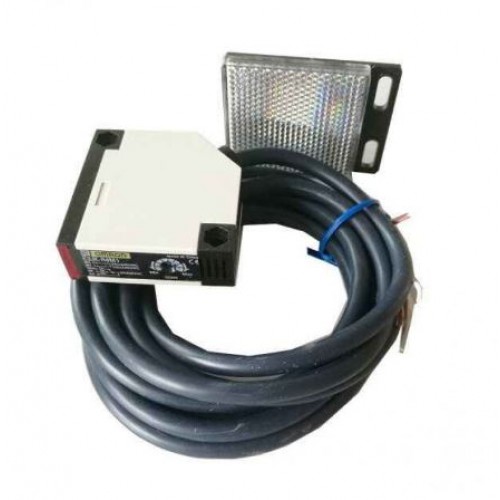Photoelectric Sensor 220V AC with Reflector_Omron - product image